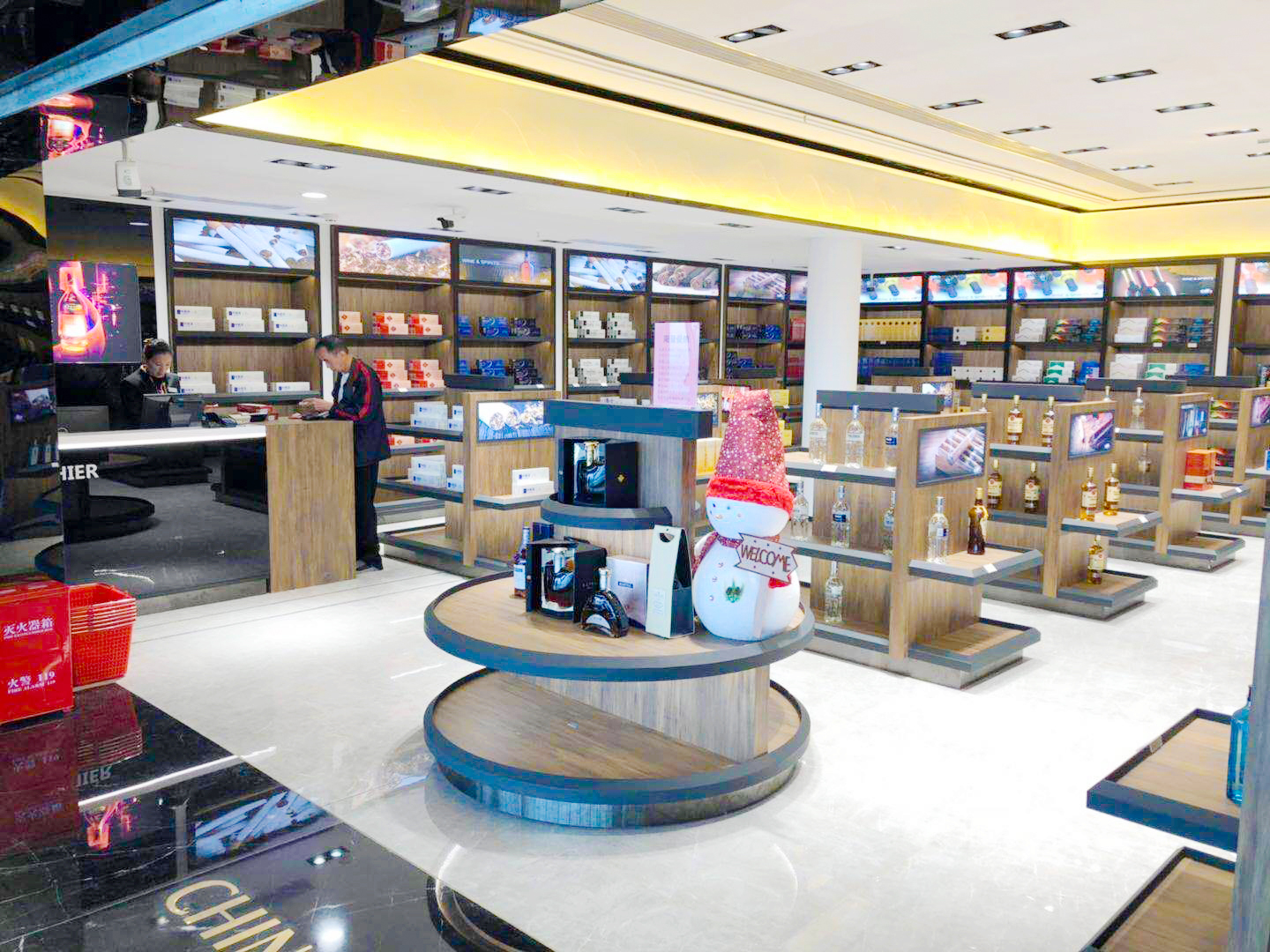 桂林两江国际机场T2航站楼免税店图片2.jpg